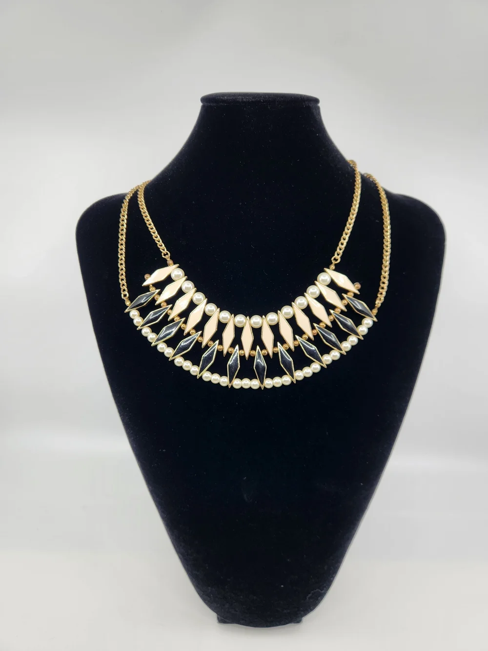 Vintage Gold-Tone Faux Pearl Accent Statement Necklace - Cream & Black